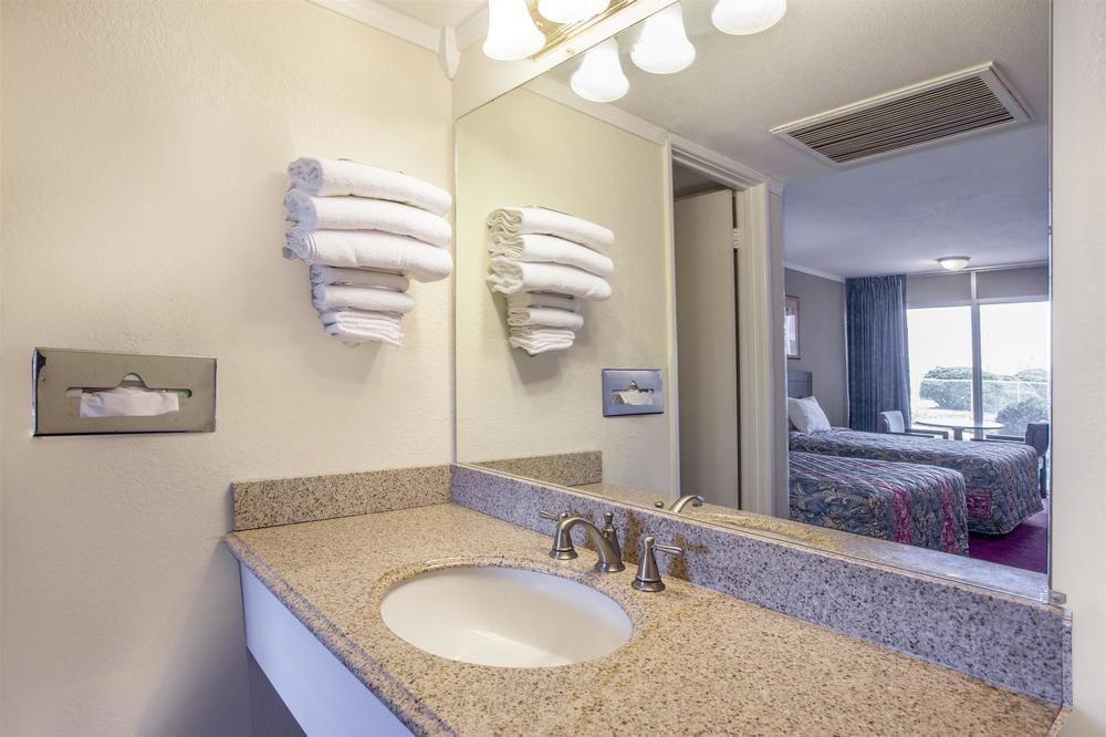 Americas Best Value Inn St. Joseph At I-29 Экстерьер фото