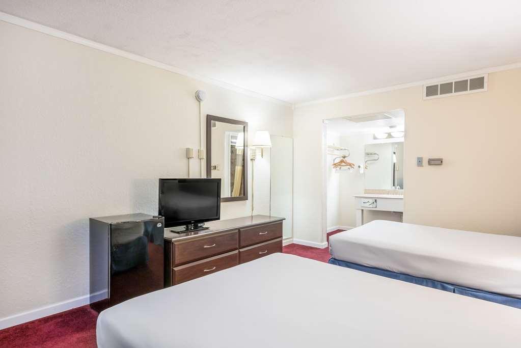 Americas Best Value Inn St. Joseph At I-29 Номер фото