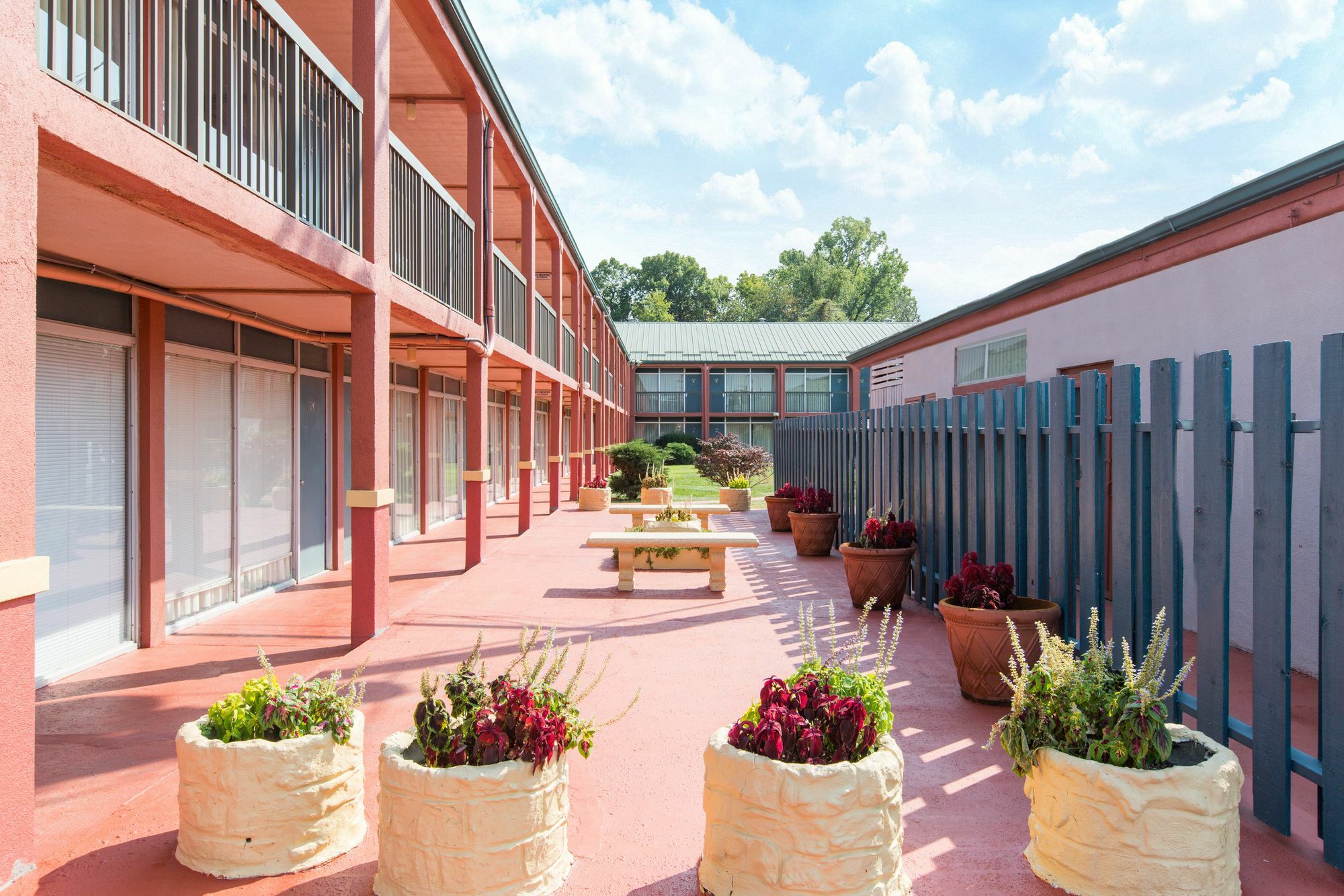 Americas Best Value Inn St. Joseph At I-29 Экстерьер фото
