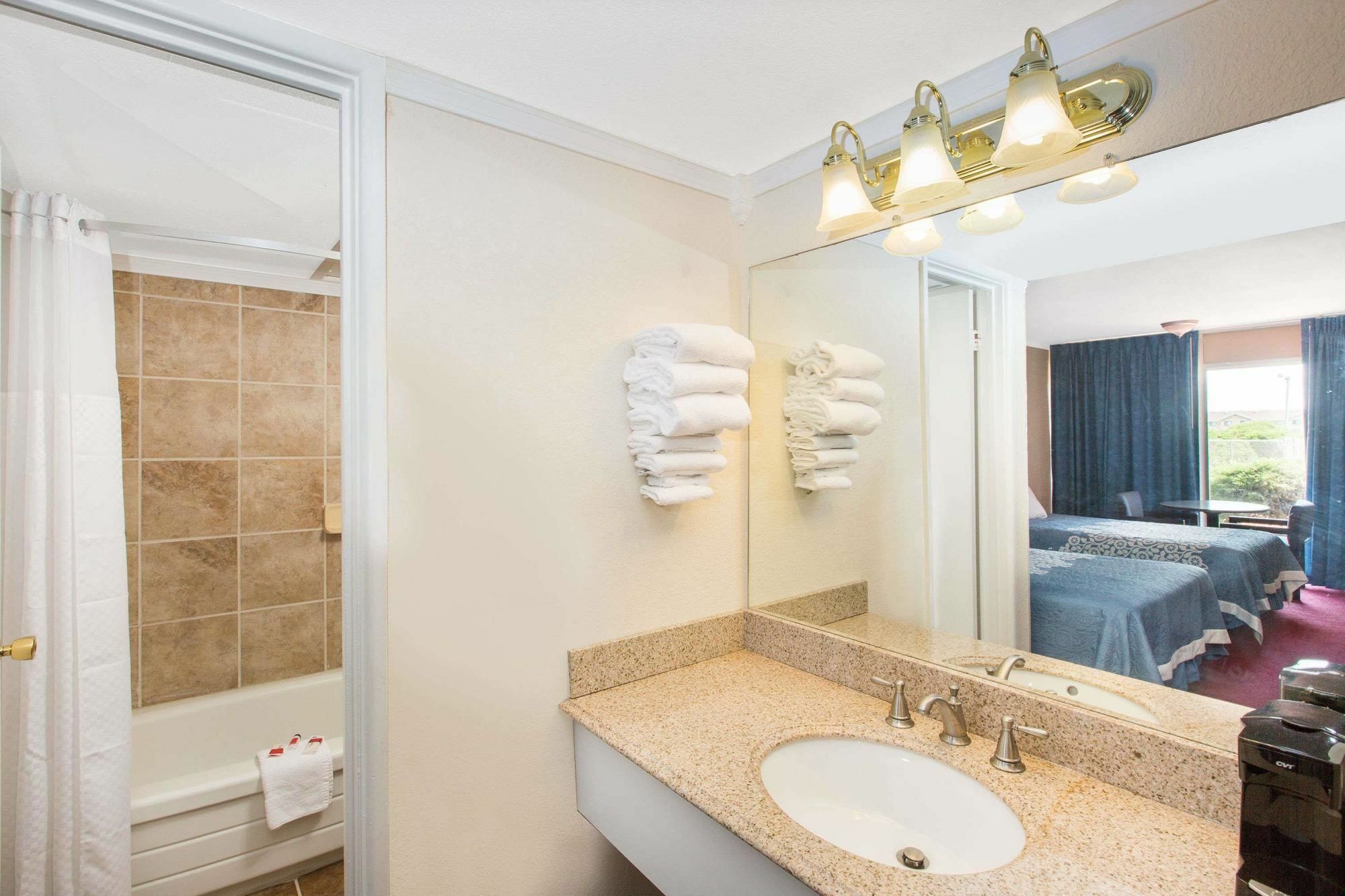 Americas Best Value Inn St. Joseph At I-29 Экстерьер фото
